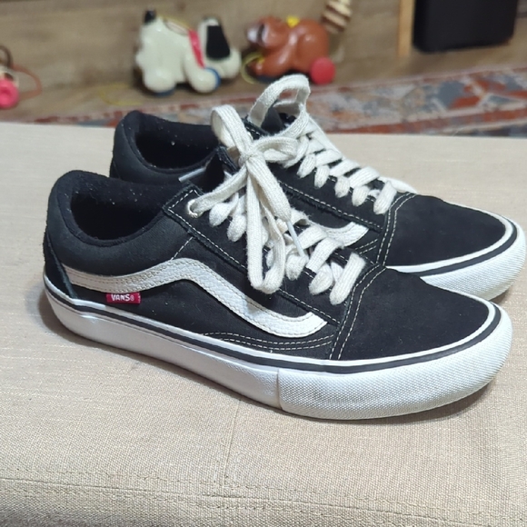 Vans Old Skool Pro skate shoes in a black and white colorway with suede & canvas - Picture 1 of 12